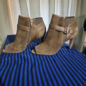 Marc Fisher Womens Brown Peep Toe Ankle Boot Worn Once Size 7.5